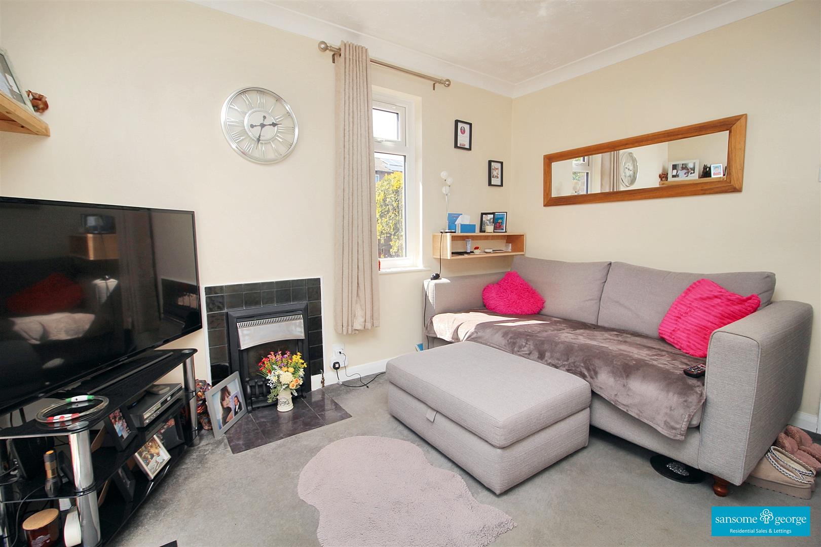 1 bed property in Sweet Briar Drive, Reading